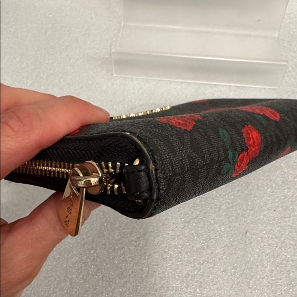 Michael Kors jet set signature logo roses floral zip around wallet - Picture 4 of 8